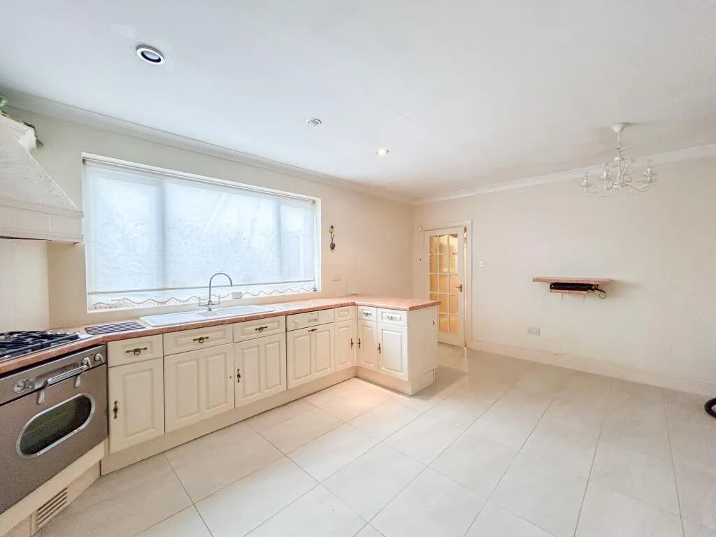 7 bed Semi-Detached