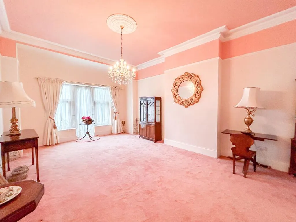 7 bed Semi-Detached