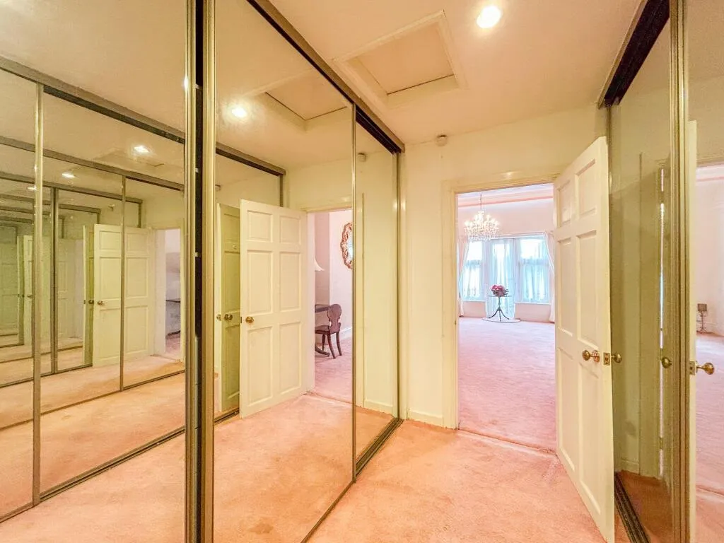 7 bed Semi-Detached
