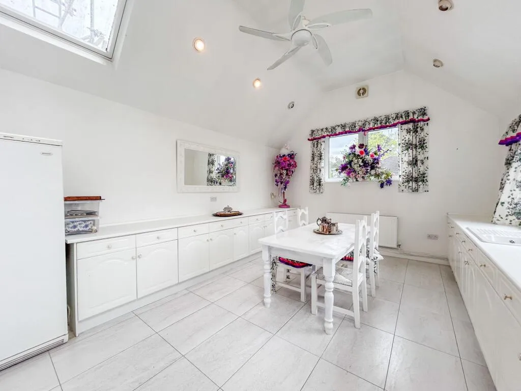 7 bed Semi-Detached