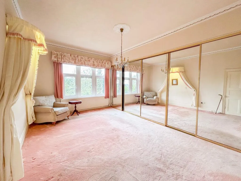 7 bed Semi-Detached