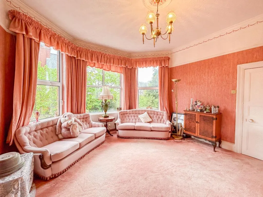 7 bed Semi-Detached