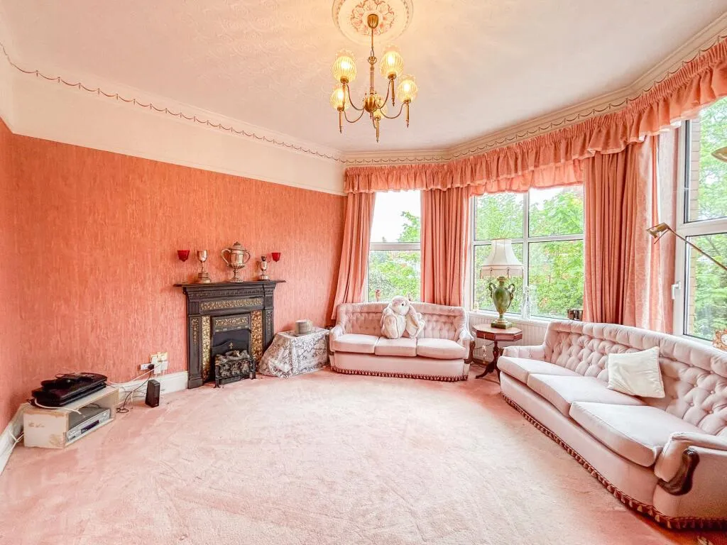 7 bed Semi-Detached