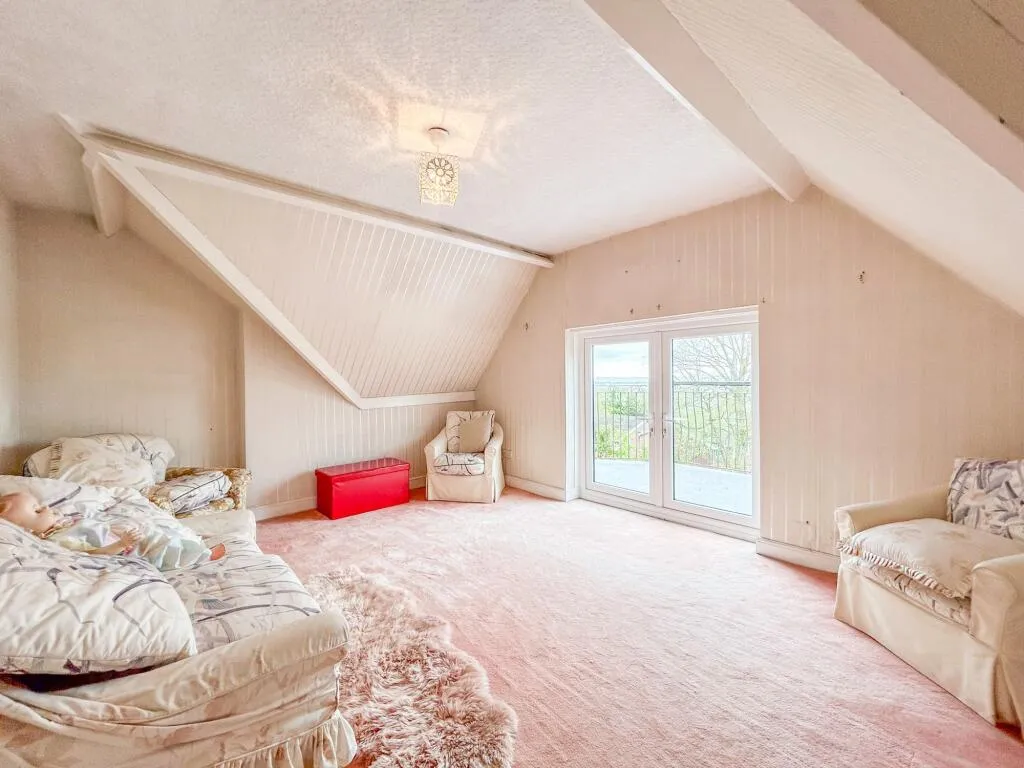 7 bed Semi-Detached