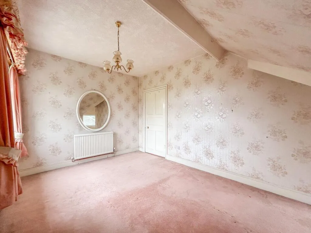 7 bed Semi-Detached