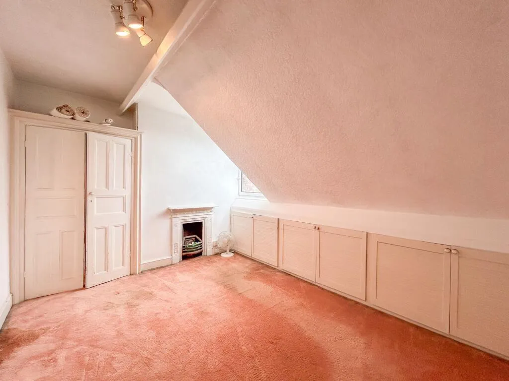 7 bed Semi-Detached