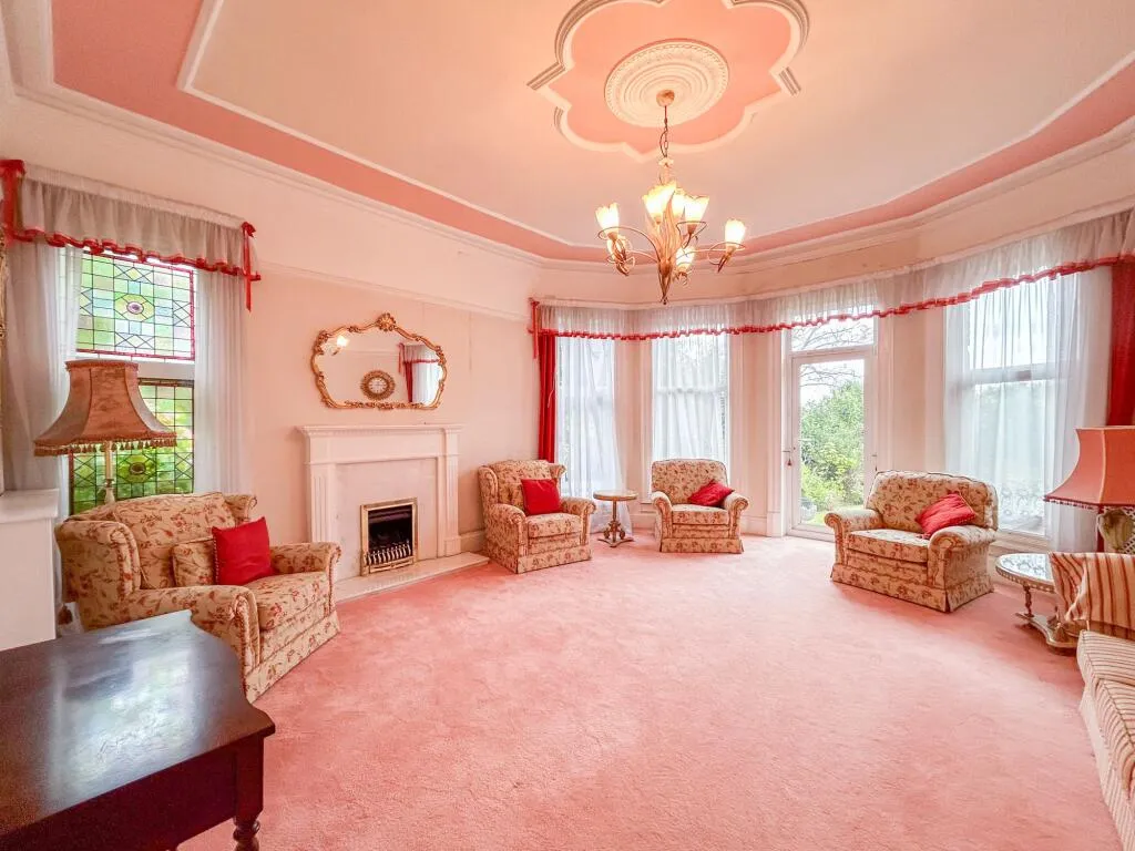 7 bed Semi-Detached