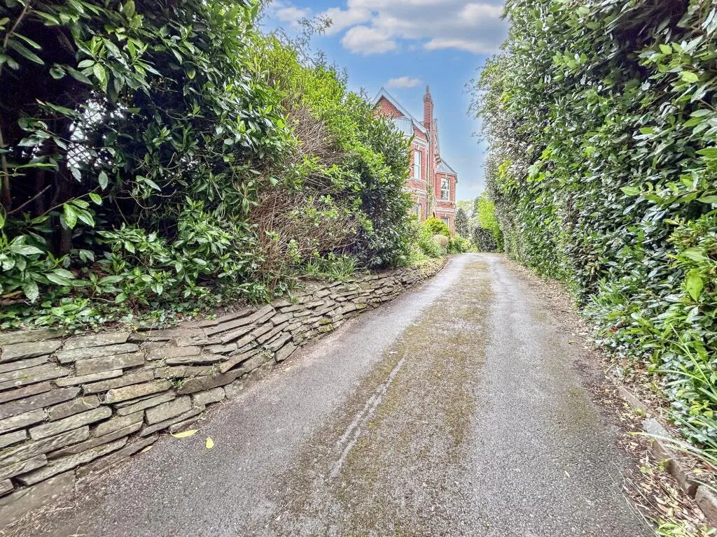 7 bed Semi-Detached