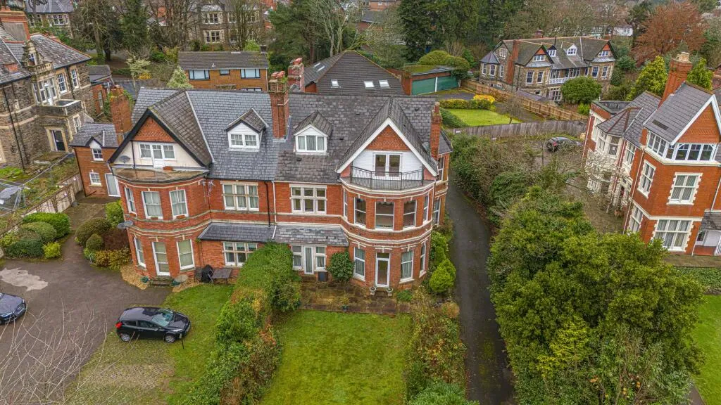 7 bed Semi-Detached