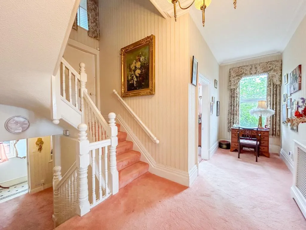 7 bed Semi-Detached