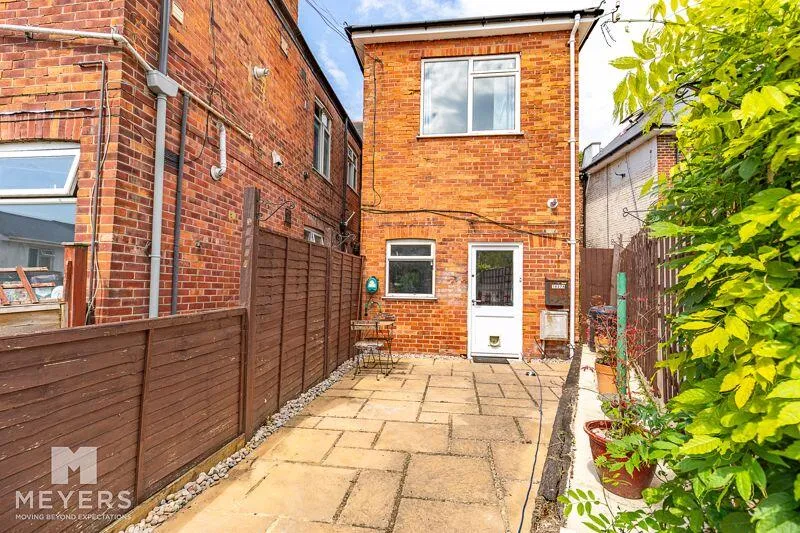 2 bed Maisonette