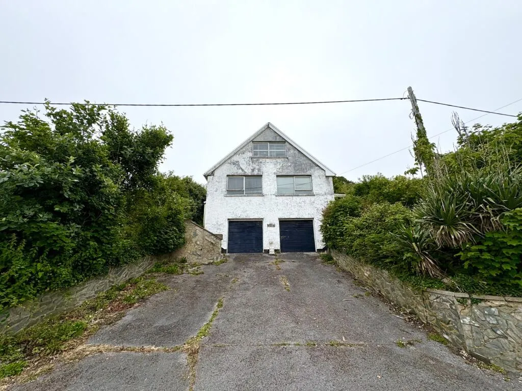4 bed Detached