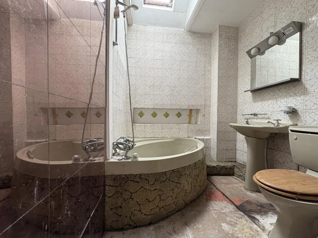 4 bed Detached