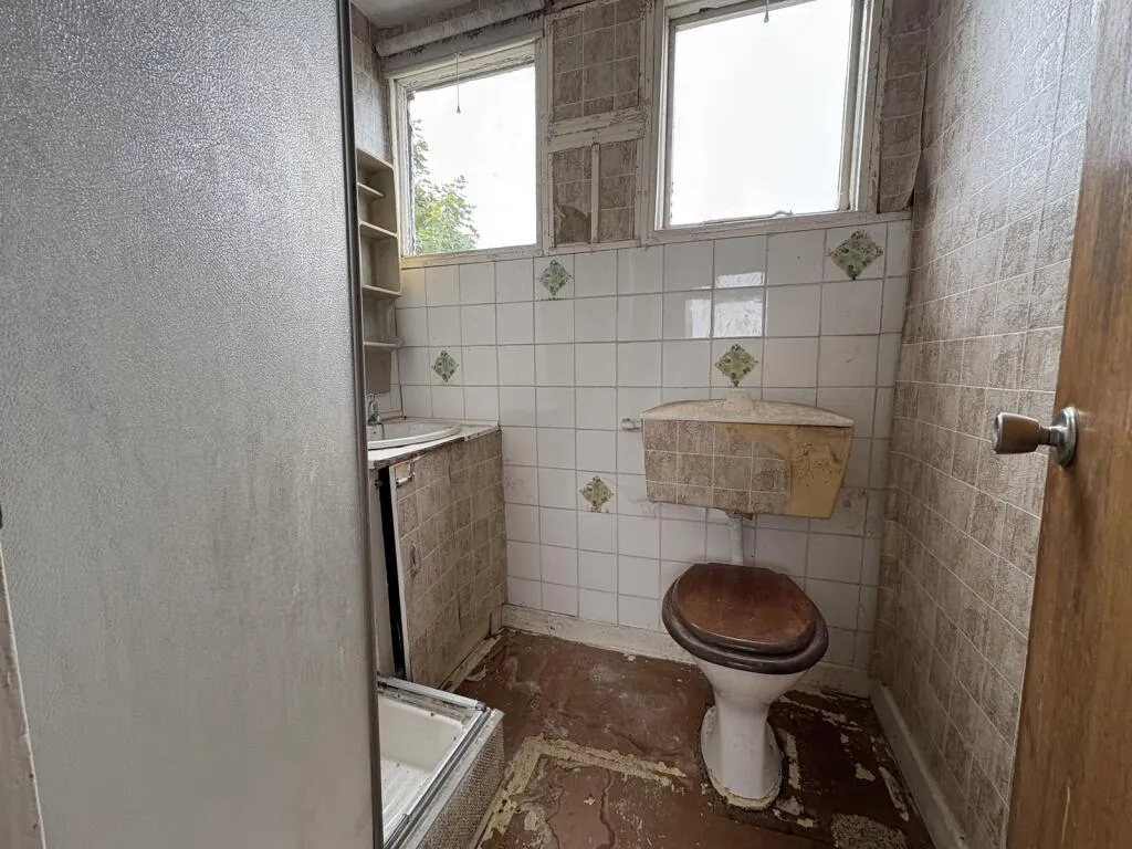 4 bed Detached