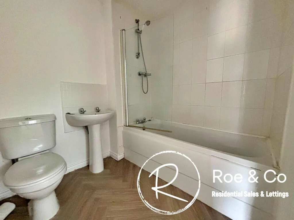 4 bed End of Terrace