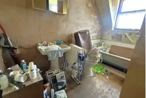 1 bed House & Land