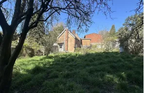 1 bed House & Land
