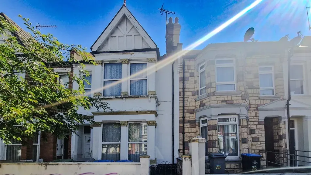 4 bed Terraced