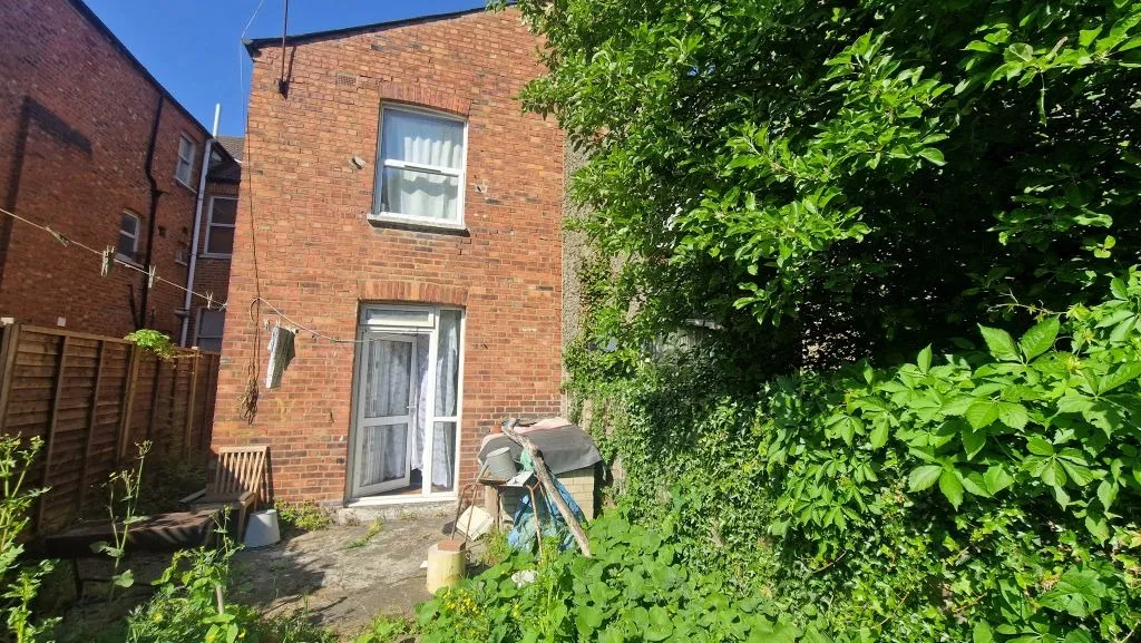 4 bed Terraced