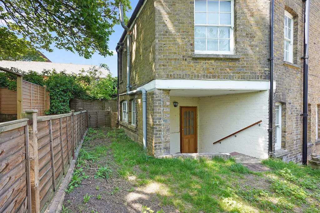 2 bed Apartment