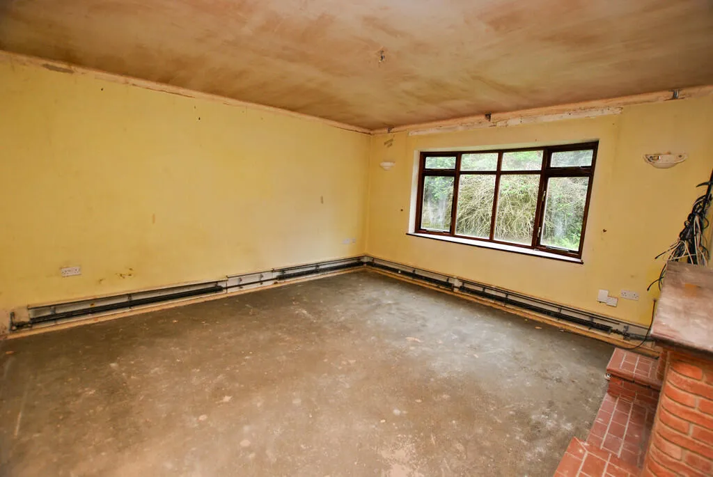4 bed Detached