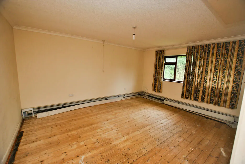 4 bed Detached