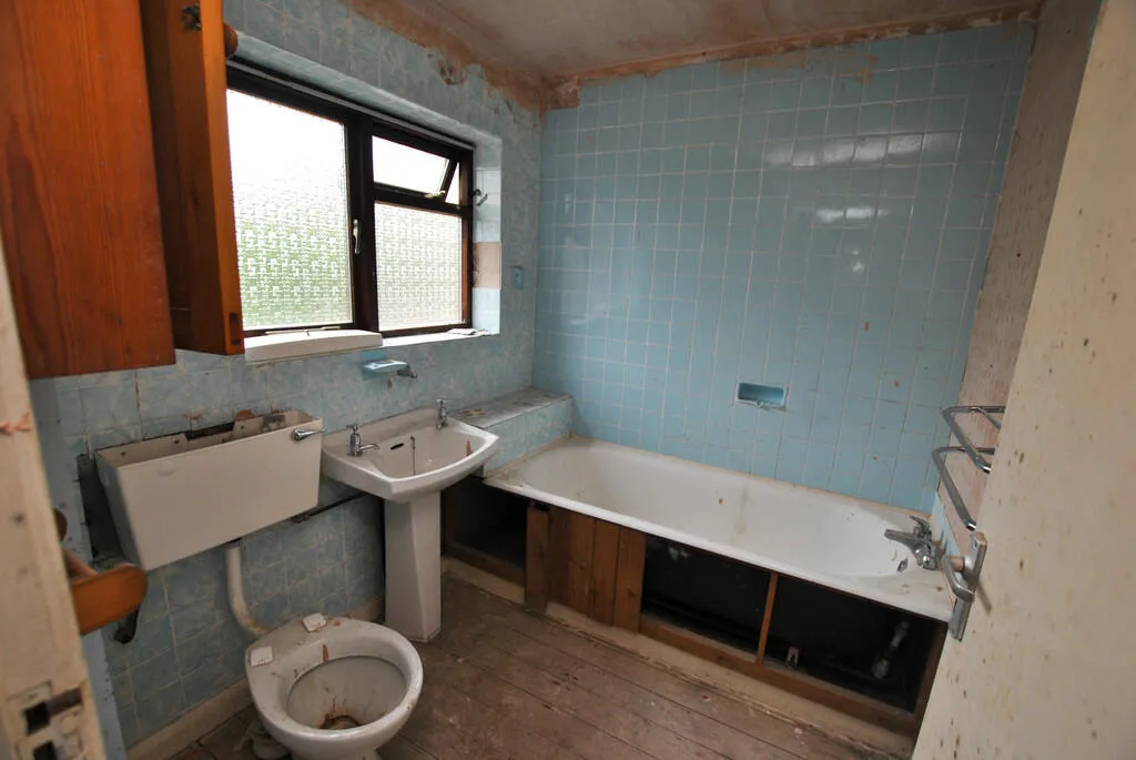 4 bed Detached