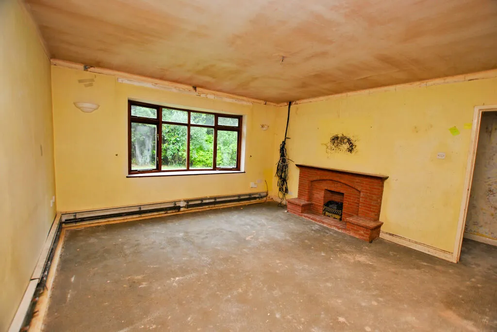 4 bed Detached