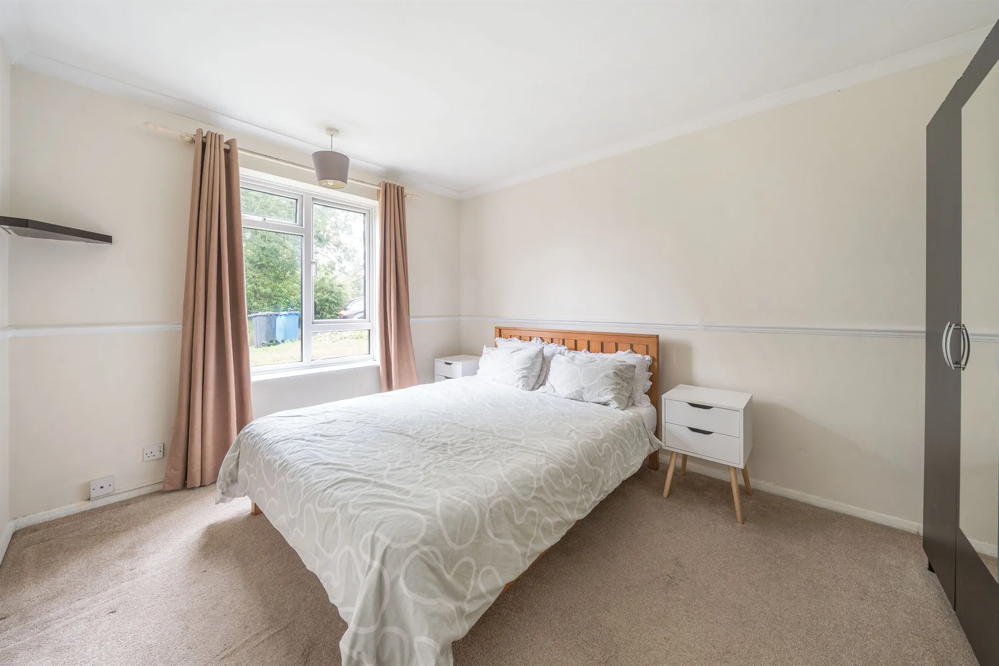 1 bed Ground Flat