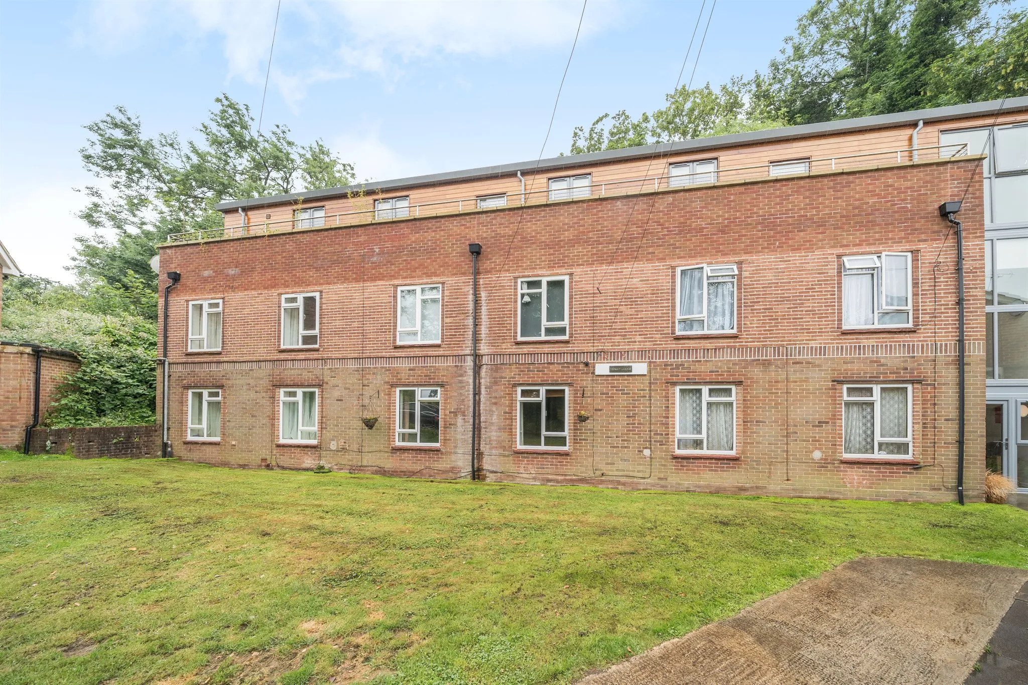 1 bed Ground Flat