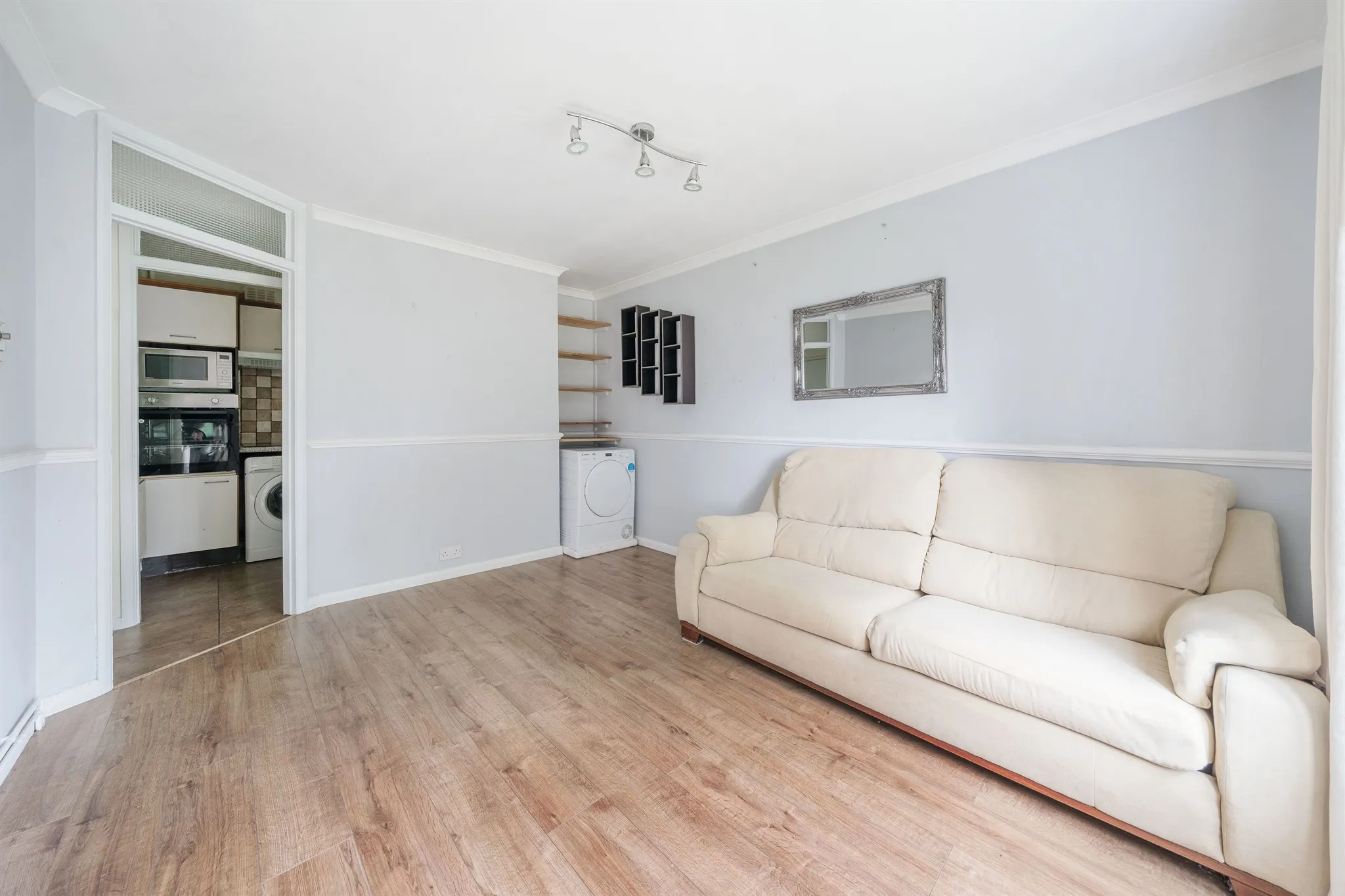 1 bed Ground Flat