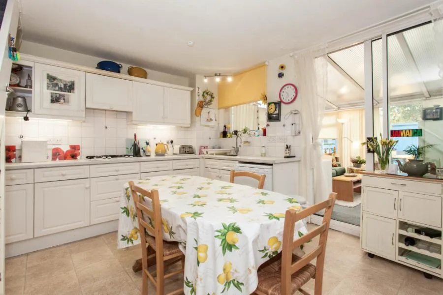 4 bed Terraced