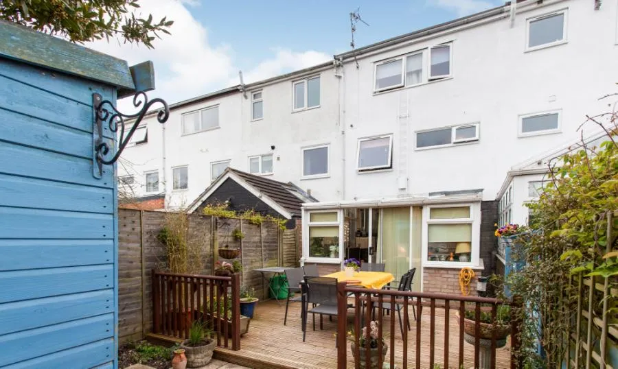 4 bed Terraced