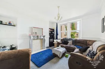 4 bed Shop