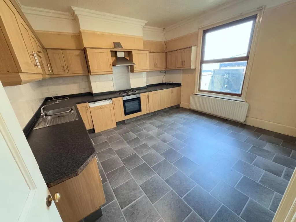 3 bed End of Terrace