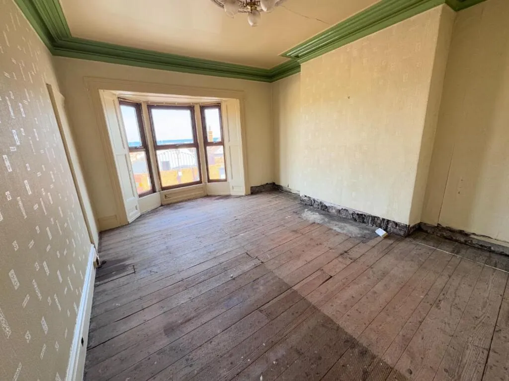 3 bed End of Terrace