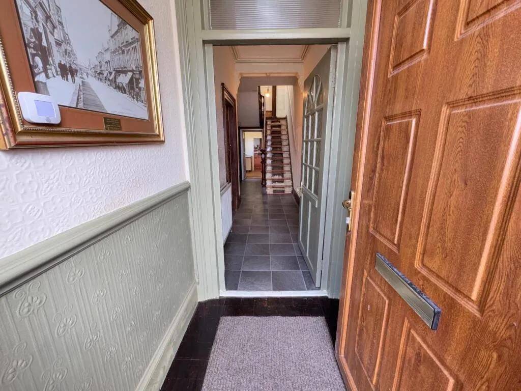3 bed End of Terrace