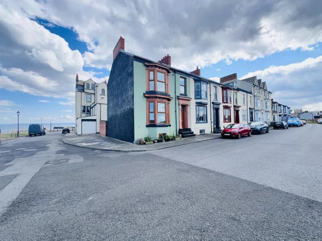 3 bed End of Terrace
