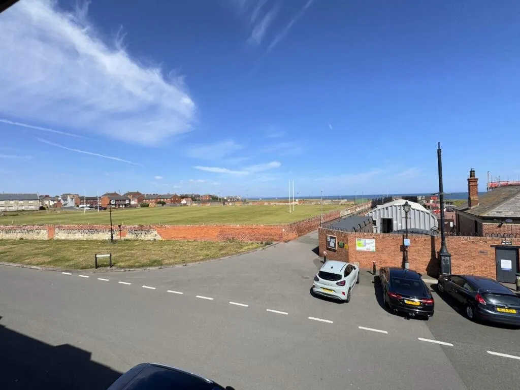 3 bed End of Terrace