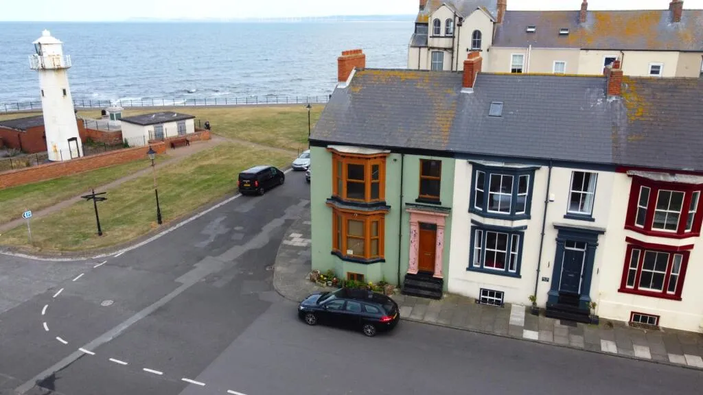 3 bed End of Terrace
