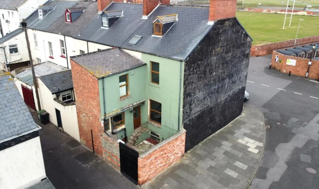 3 bed End of Terrace
