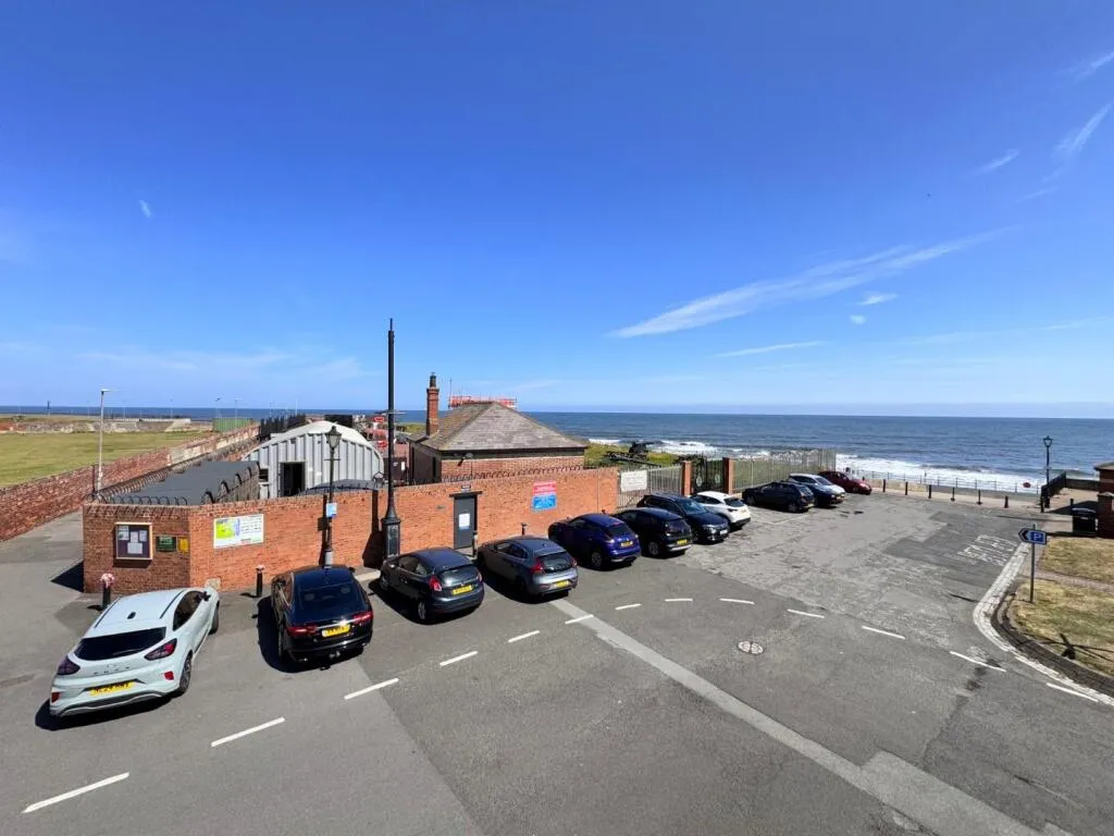 3 bed End of Terrace
