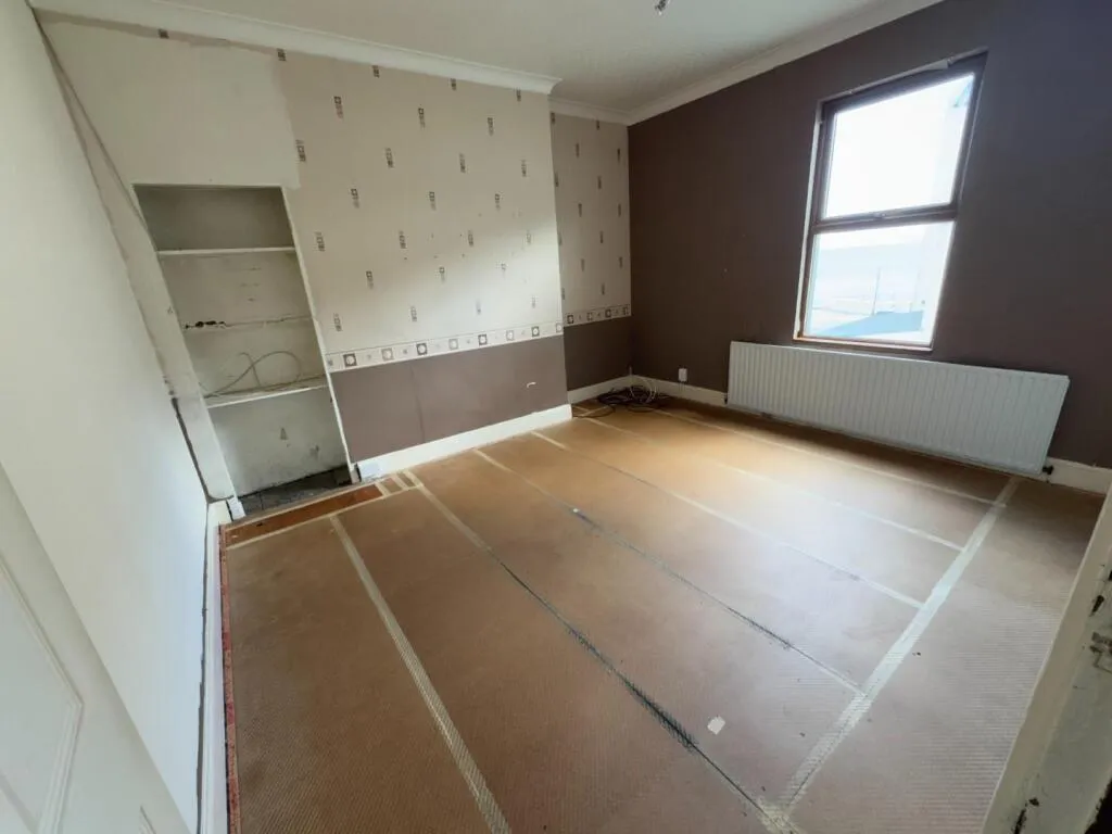 3 bed End of Terrace