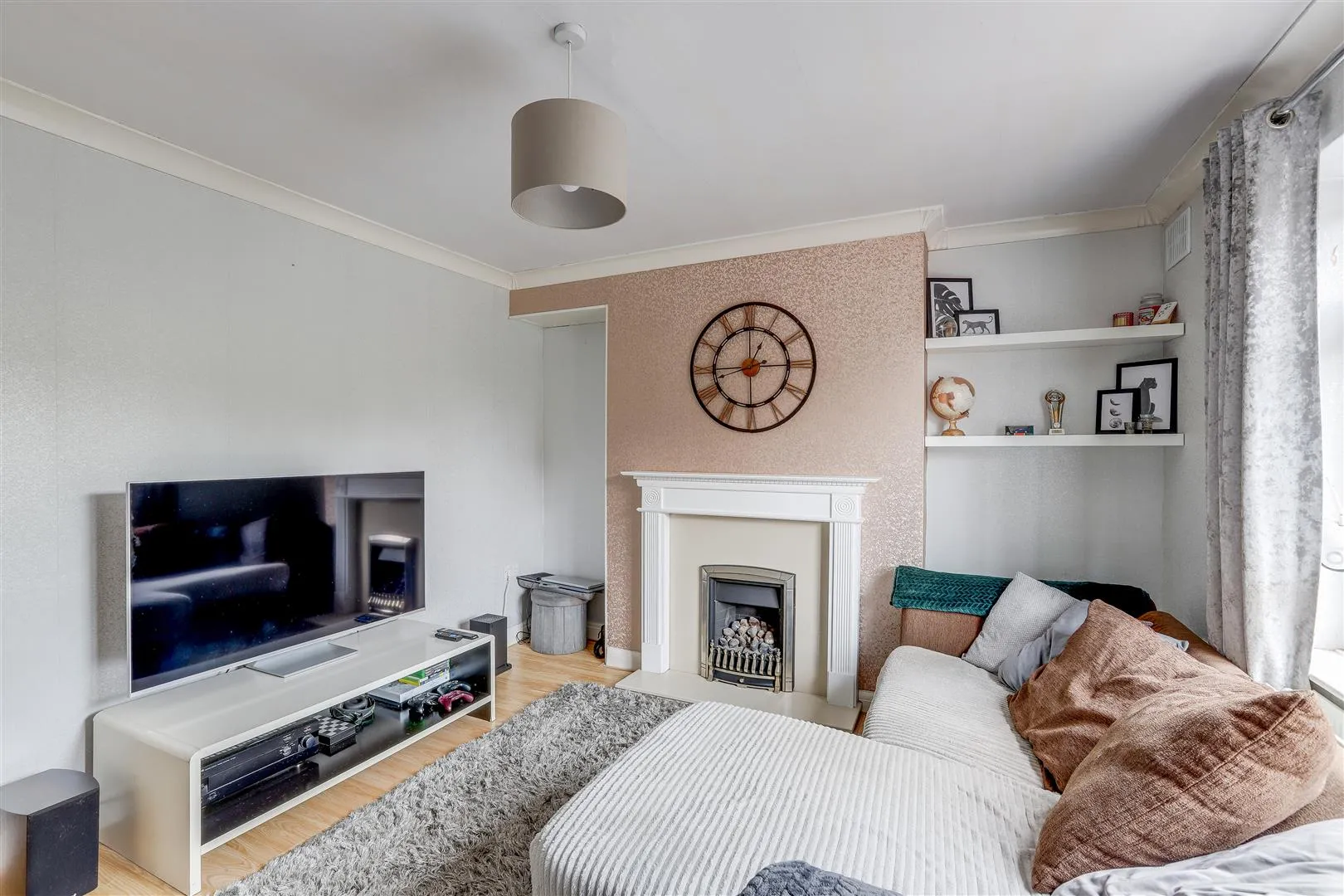 2 bed Semi-Detached