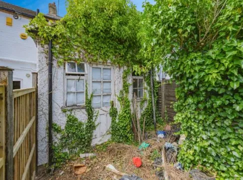 2 bed Terraced