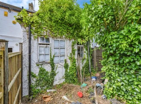 2 bed Terraced