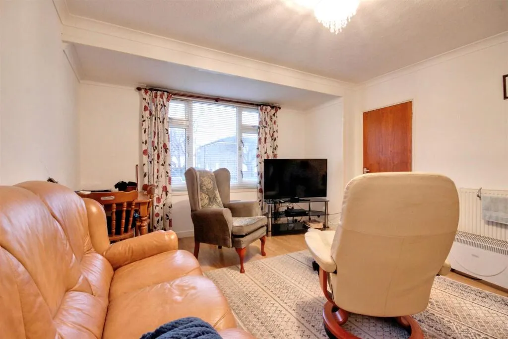 3 bed Semi-Detached