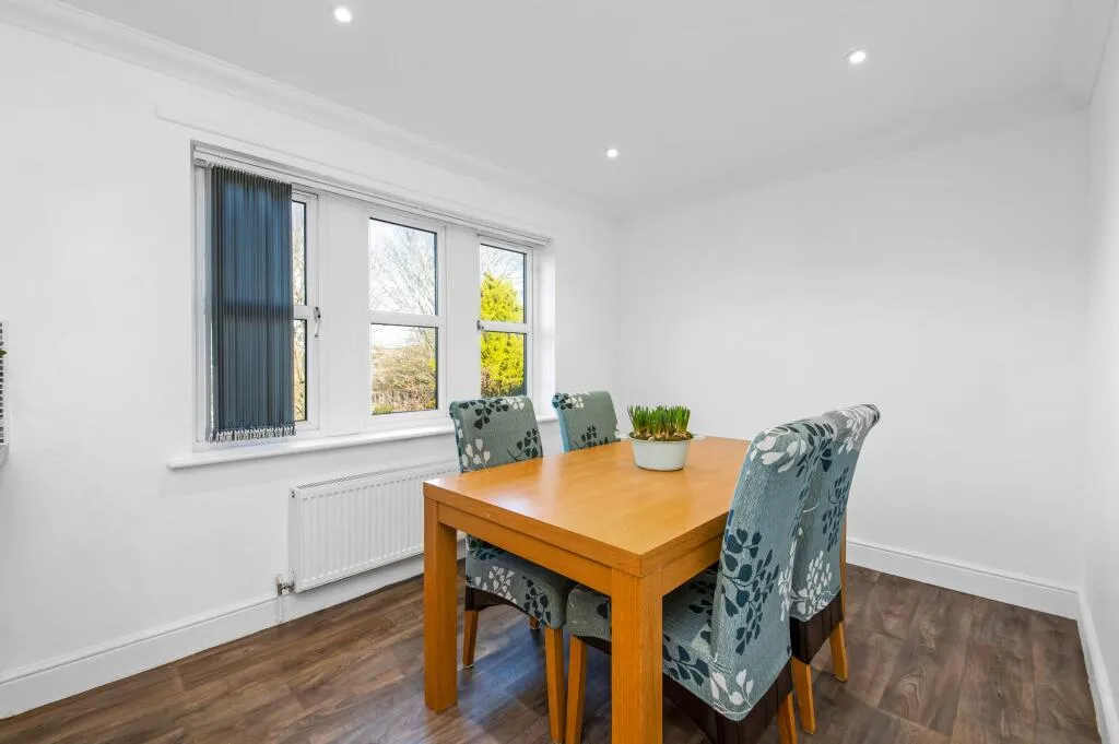 4 bed Detached