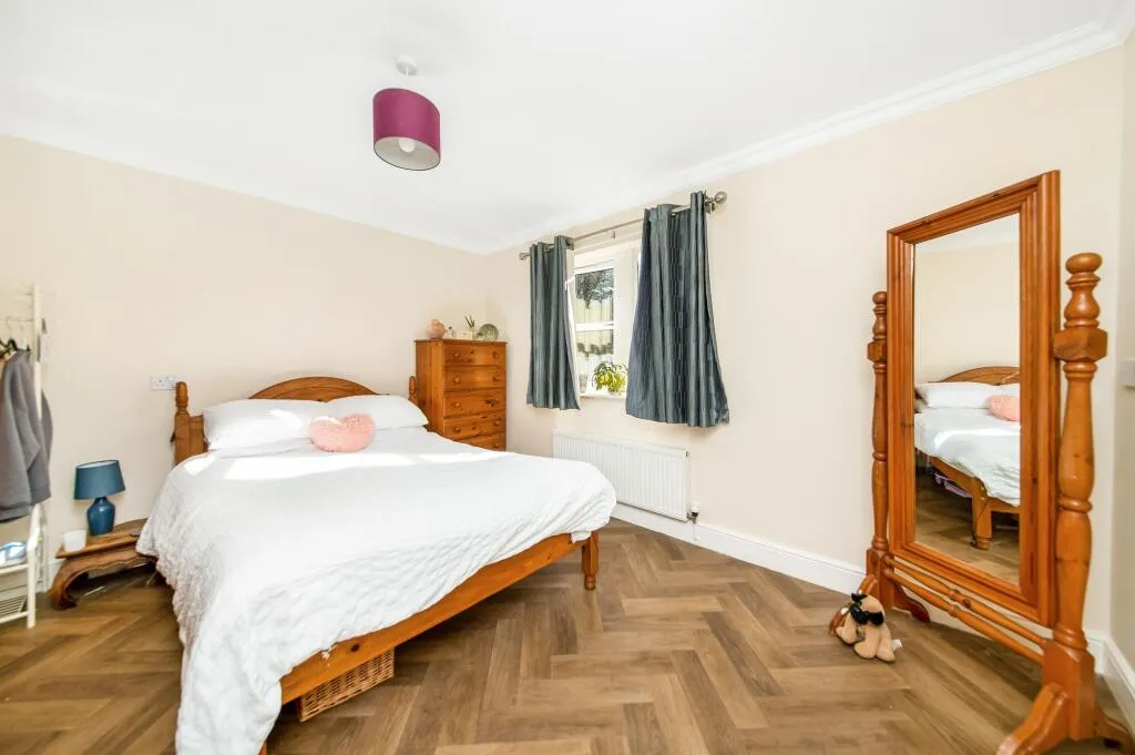 4 bed Detached