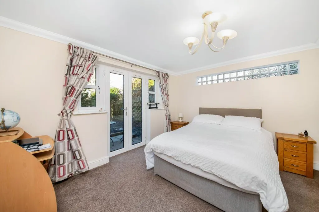 4 bed Detached